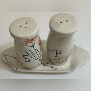 Anthropologie Dagny Salt And Pepper shaker set